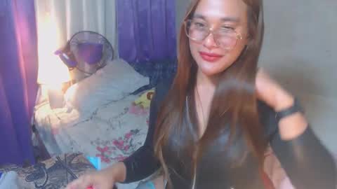 Snapshot of tspam19 chatting on 10.13.25 PAM online show from 10.13.25