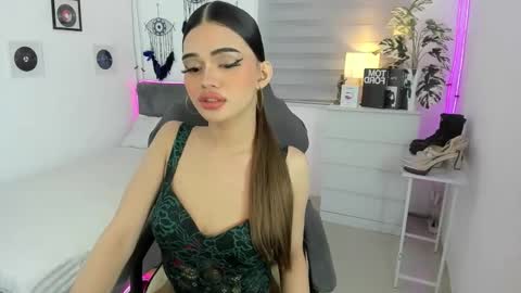 Snapshot of tstoni_talks chatting on 10.05.25 tstoni_talks online show from 10.05.25