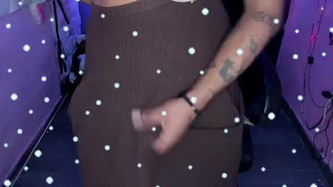 Snapshot of tsviolett chatting on 12.16.24 BellaRoxanna online show from 12.16.24