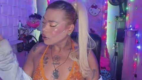 Snapshot of tsviolett chatting on 01.08.25 BellaRoxanna online show from 01.08.25