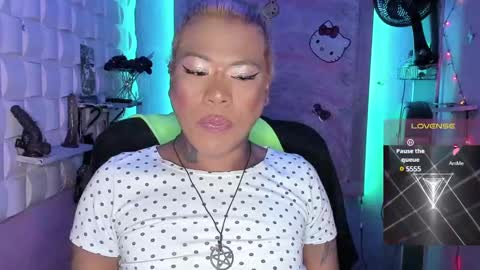 Snapshot of tsviolett chatting on 02.11.25 BellaRoxanna online show from 02.11.25