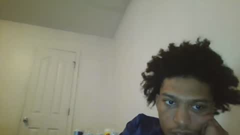 Almond Frank online show from 08.03.26