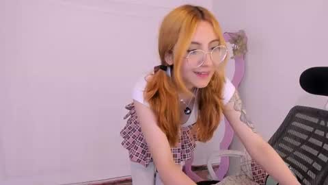 Snapshot of tu_dulcetentacion_ chatting on 06.16.26 ANGELICA online show from 06.16.26