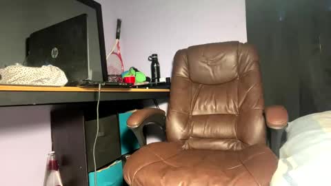 Snapshot of tuamante000 chatting on 02.25.25 Stimulation make me Cum in Public or in Pvt online show from 02.25.25