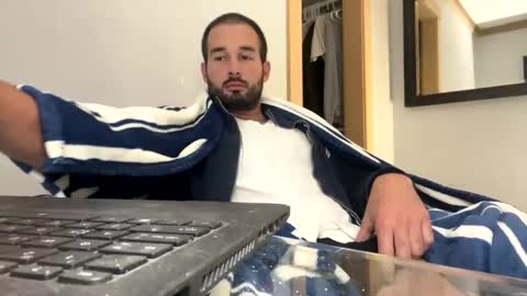 Snapshot of tuamante000 chatting on 11.10.25 Stimulation make me Cum in Public or in Pvt online show from 11.10.25