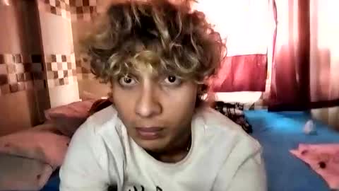 Snapshot of tubebecito12 chatting on 11.11.25 tubebecito12 online show from 11.11.25