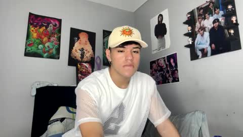 Snapshot of tuenkim_ chatting on 12.23.24 tuenkim_ online show from 12.23.24