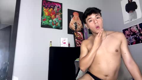 Snapshot of tuenkim_ chatting on 01.22.25 tuenkim_ online show from 01.22.25