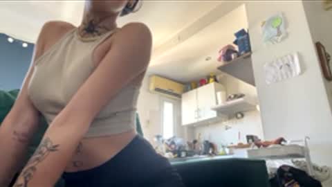 tufelicidadprimero1 online show from 03.04.26