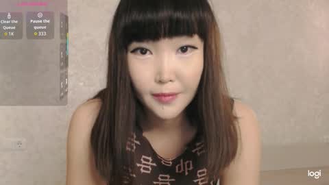 Snapshot of tumilio chatting on 09.19.25 TumiLio online show from 09.19.25