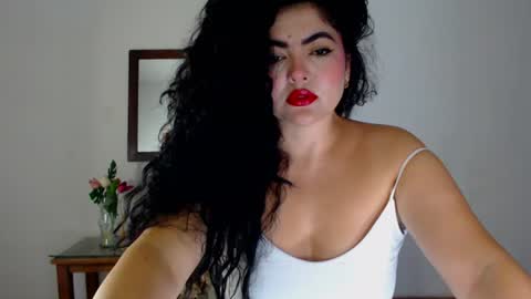 Snapshot of tuti_sex chatting on 06.16.26 tuti online show from 06.16.26