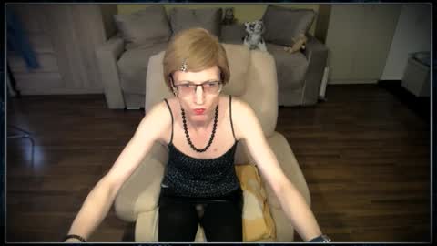 Snapshot of tvclementine chatting on 02.19.26 Clementine online show from 02.19.26