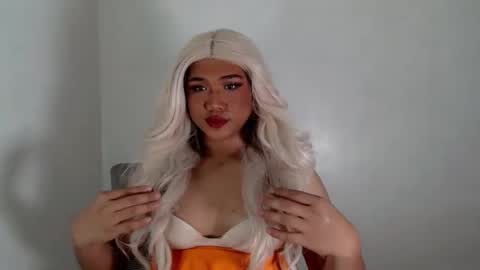 Snapshot of twinkcheska chatting on 11.16.25 Cheska Schock online show from 11.16.25