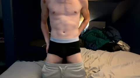 Snapshot of twinkerbell342 chatting on 07.26.26 Hunter Twink online show from 07.26.26