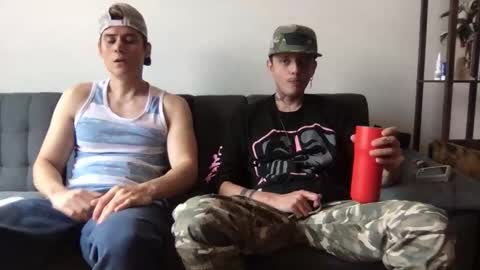 Snapshot of twinksguys360 chatting on 11.01.25 Derrick online show from 11.01.25