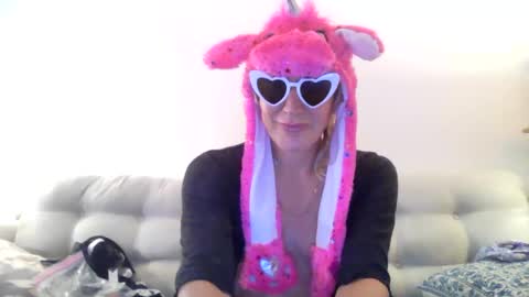 Snapshot of twoboobsonepenis chatting on 05.16.26 twoboobsonepenis online show from 05.16.26