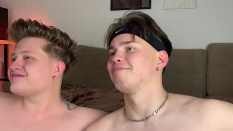 Noah blonde and Josh dark hair Nike guy online show from 01.12.25