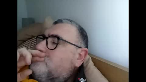 Snapshot of twohats2810 chatting on 01.17.26 twohats2810 online show from 01.17.26