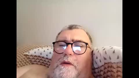 Snapshot of twohats2810 chatting on 03.13.26 twohats2810 online show from 03.13.26