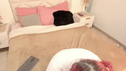 Snapshot of twwiiggy19 chatting on 10.14.25 Twiggy online show from 10.14.25
