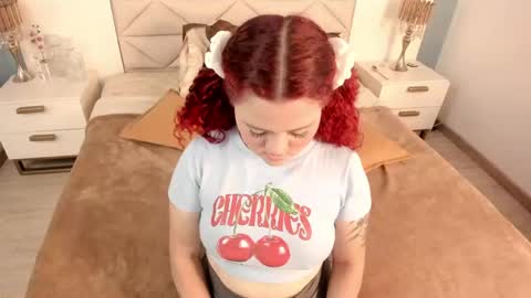 Twiggy online show from 04.11.26