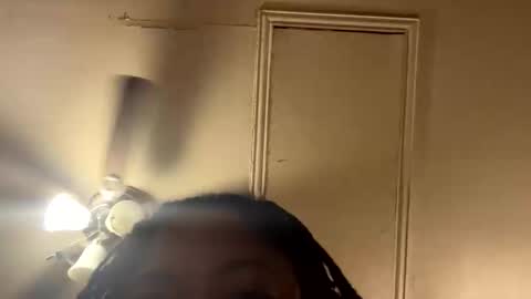 Snapshot of txpeaches chatting on 02.15.26 txpeaches online show from 02.15.26