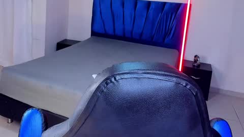 tyler_bell_ online show from 04.07.26