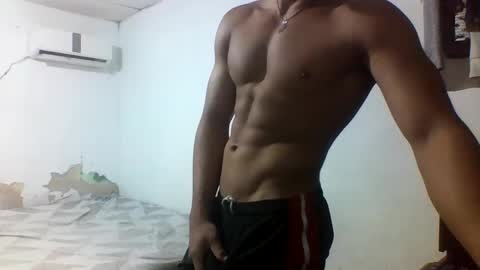 Snapshot of tyler_gold823 chatting on 02.02.25 Tyler online show from 02.02.25