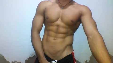 Snapshot of tyler_gold823 chatting on 03.07.25 Tyler online show from 03.07.25