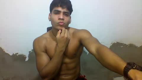 Snapshot of tyler_gold823 chatting on 03.07.25 Tyler online show from 03.07.25