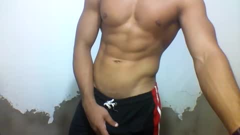 Snapshot of tyler_gold823 chatting on 03.08.25 Tyler online show from 03.08.25