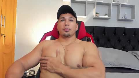 Snapshot of tyler_hank1 chatting on 03.24.26 tyler_hank1 online show from 03.24.26