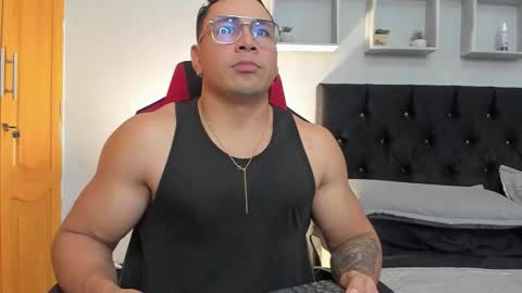 Snapshot of tyler_hank1 chatting on 03.27.26 tyler_hank1 online show from 03.27.26