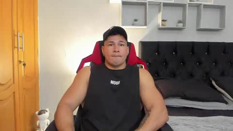 Snapshot of tyler_hank1 chatting on 04.10.26 tyler_hank1 online show from 04.10.26