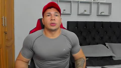 tyler_hank1 online show from 06.12.26