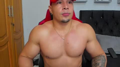 tyler_hank1 online show from 06.25.26