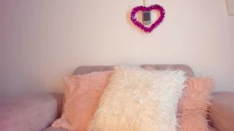 Snapshot of tylla__ chatting on 02.25.26 tylla__ online show from 02.25.26