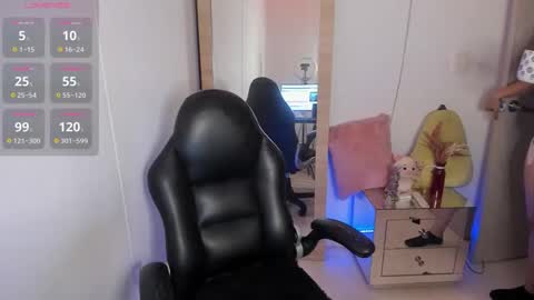 Snapshot of tylor_love chatting on 11.01.25 tylor_love online show from 11.01.25