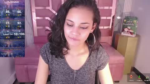 Snapshot of tyna_ch chatting on 12.21.24 TYNA online show from 12.21.24