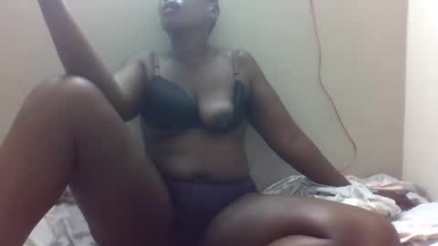 Snapshot of ugandan_quin chatting on 01.12.25 ugandan_quin online show from 01.12.25