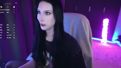 Izzy    online show from 12.13.25