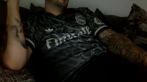 Snapshot of ukboy08x chatting on 10.10.25 ukboy08x online show from 10.10.25