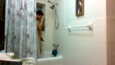 Snapshot of ukelelexd chatting on 03.10.25 RickAoR19 online show from 03.10.25