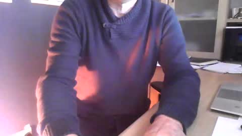 Snapshot of ukshowall chatting on 01.13.25 mark online show from 01.13.25