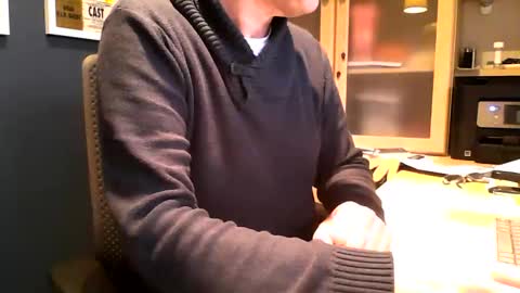 Snapshot of ukshowall chatting on 11.14.25 mark online show from 11.14.25