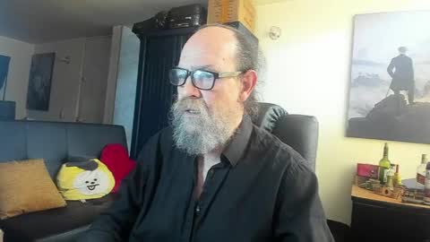 Uncle Hottie online show from 06.04.26