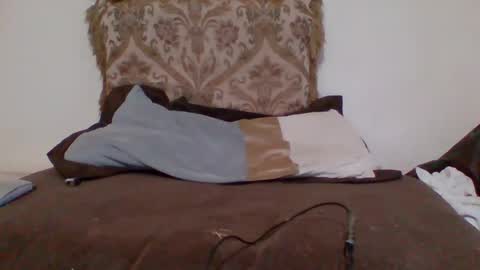 Snapshot of undrcvrlvr chatting on 02.11.25 mrfck4lngr online show from 02.11.25