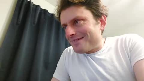 Snapshot of undress_me_ chatting on 01.07.25 undress me online show from 01.07.25