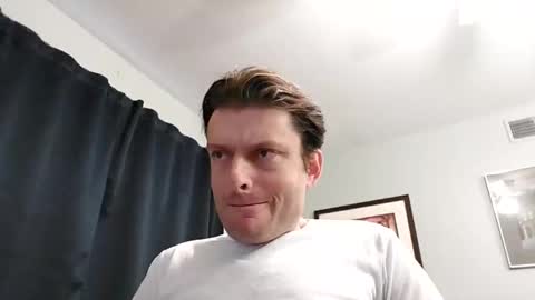 Snapshot of undress_me_ chatting on 01.20.25 undress me online show from 01.20.25