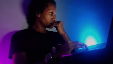 Snapshot of uniballboy chatting on 09.17.25 Uni Ball online show from 09.17.25